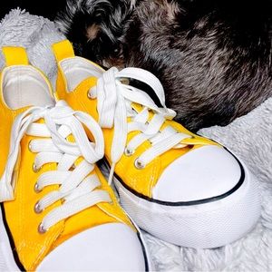 Yellow Epicstep Amazon Chuck Taylor knock-offs size 7